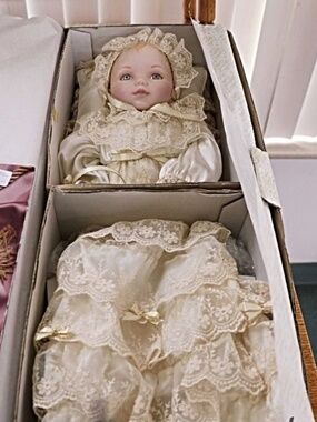 1989 Franklin Mint Heirloom Faberge Porcelain Christening Doll Original Box